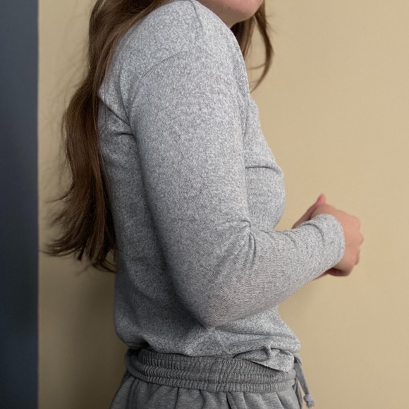 Dynamite Long Sleeve Grey Turtleneck Sweater - Picture 3 of 3